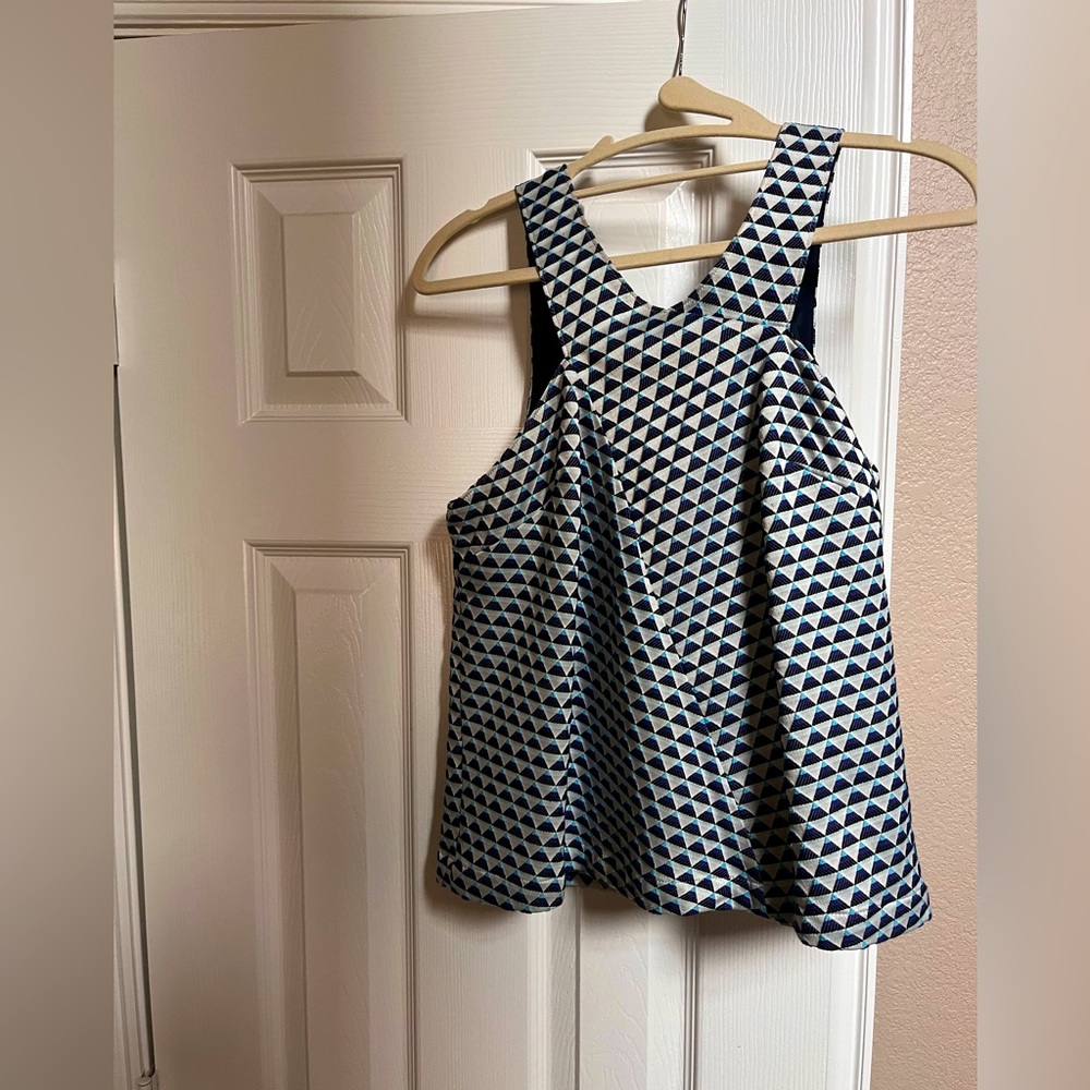 Anthro key hole back top